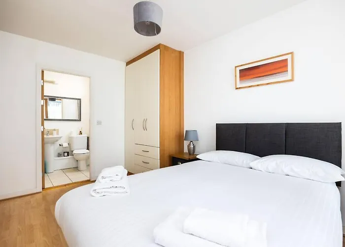 Lovely 2 Bedroom With Balcony * Dublin